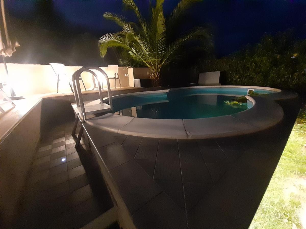Holiday Home Тавуллия Экстерьер фото